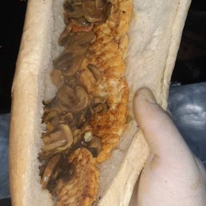 ساندویچ فیله مرغ با قارچ